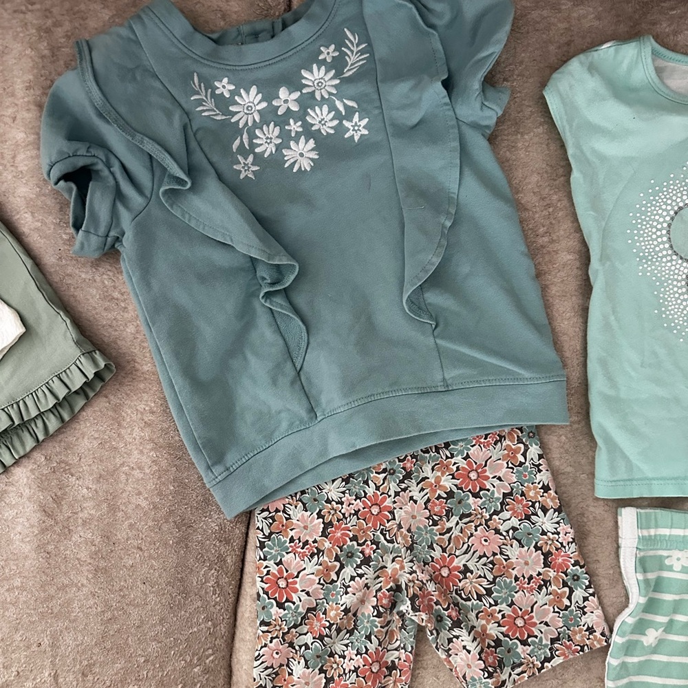 Girls toddler 4T & 3T outfits